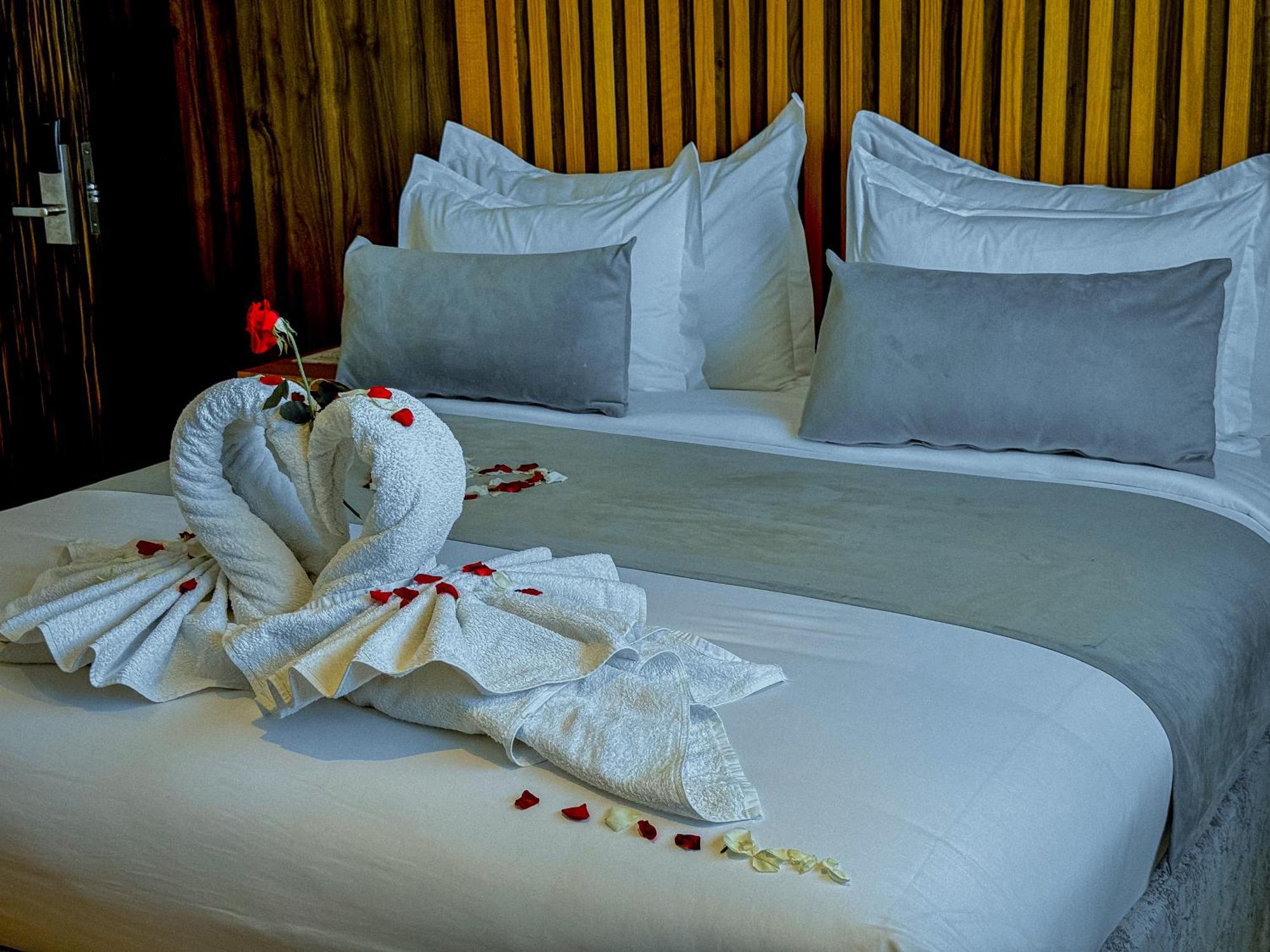 Razane Hotel Kenitra Buitenkant foto