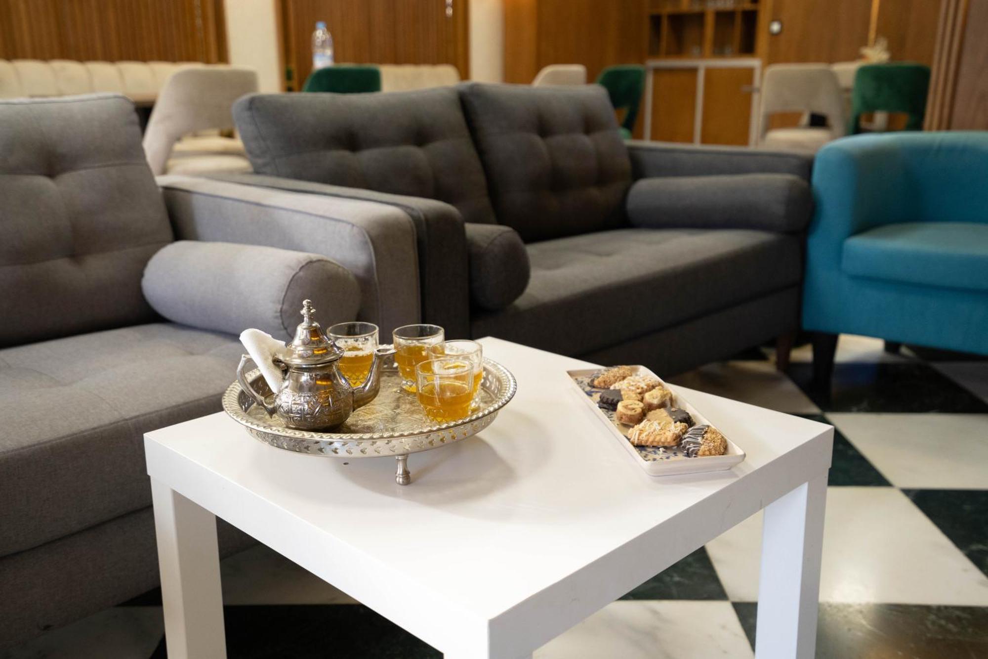 Razane Hotel Kenitra Buitenkant foto